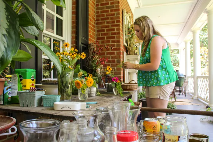 Choosing a Simple Setup for Flower Arranging